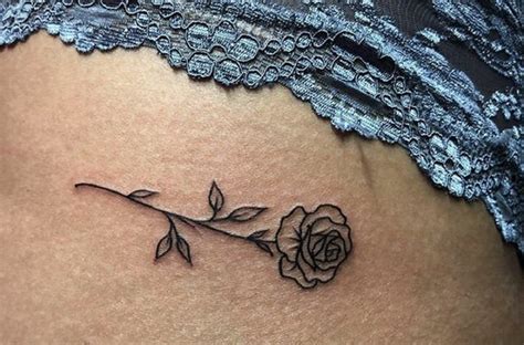 tatuajes de flores en los gluteos|37 ideas de Tatuajes en los glúteos 